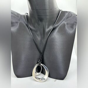 Elegant Silver Pendant Necklace